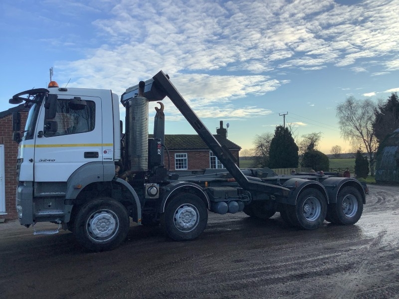 MERCEDES AXOR 3240 8X4 HOOKLOADER 2009